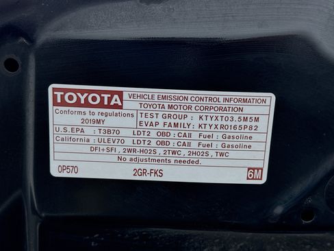 Used 2019 Toyota Highlander LE w/ Carpet Mat Package (TMS) image 21