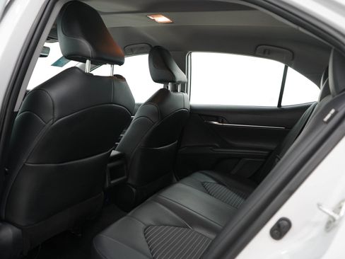 Used 2022 Toyota Camry SE FWD image 16