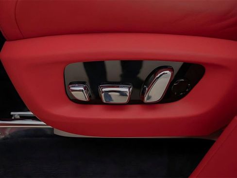 Used 2023 Rolls-Royce Cullinan image 25