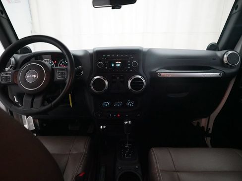 Used 2012 Jeep Wrangler Sahara w/ Connectivity Group AWD/4WD image 5