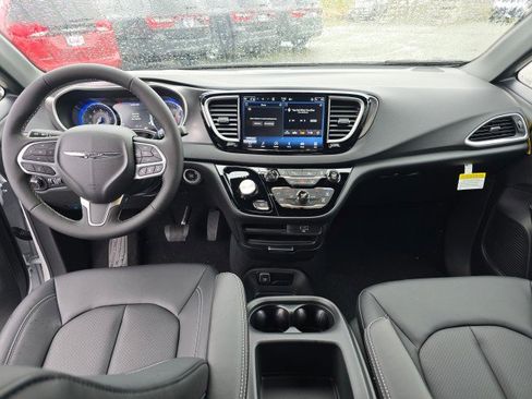 New 2026 Chrysler Voyager LX FWD image 22