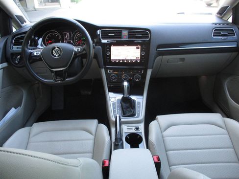 Used 2018 Volkswagen Golf SEL FWD image 17