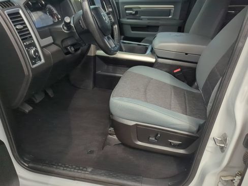 Used 2019 RAM 1500 Big Horn AWD/4WD image 32