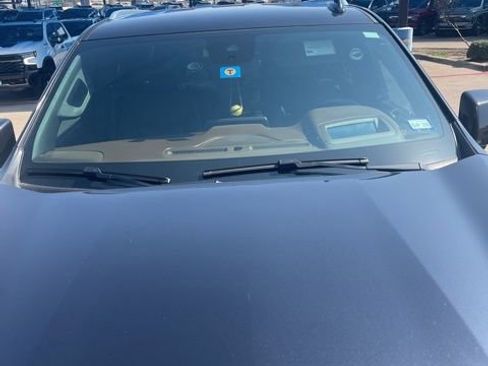 Used 2023 Chevrolet Suburban High Country image 11