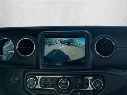 Used 2023 Jeep Wrangler Sahara w/ Cold Weather Group image 14