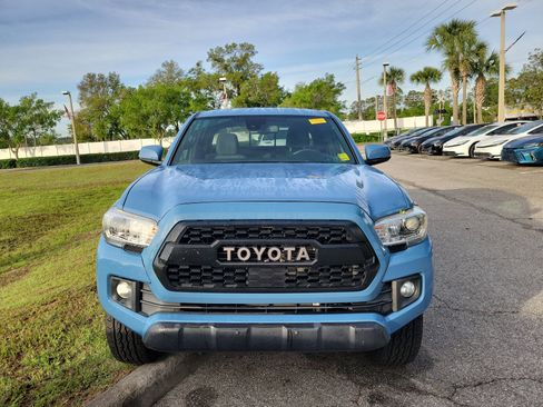 Used 2019 Toyota Tacoma TRD Off-Road w/ Technology Package image 2