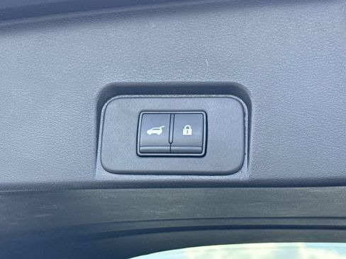Certified 2025 Nissan Rogue SV AWD/4WD image 13