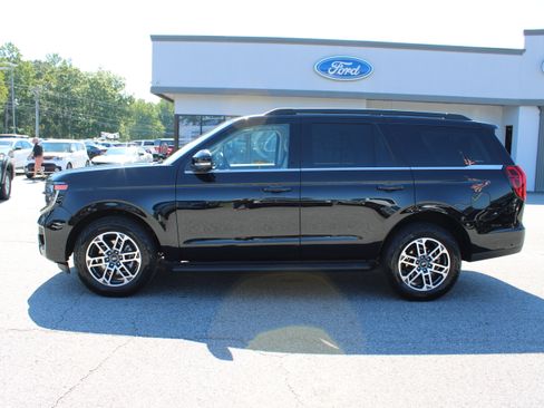 Used 2025 Ford Expedition Active AWD/4WD image 1