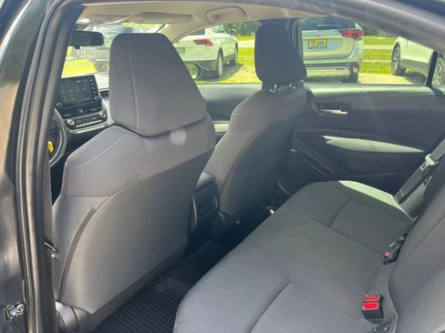 Used 2021 Toyota Corolla LE FWD image 25