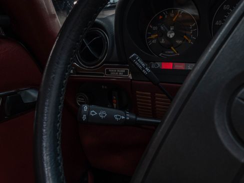 Used 1989 Mercedes-Benz 560 SL image 10
