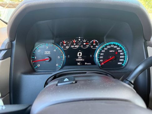 Used 2017 GMC Yukon SLT w/ Open Road Package RWD image 18
