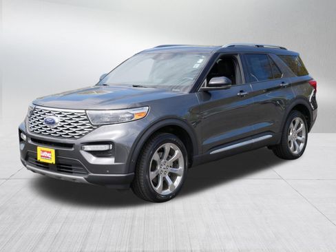 Used 2020 Ford Explorer Platinum w/ Premium Technology Package AWD/4WD image 3