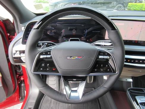 New 2026 Cadillac Lyriq V image 18