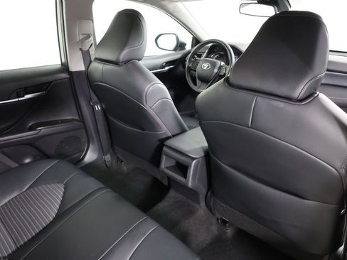Used 2024 Toyota Camry SE FWD image 33