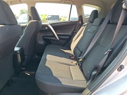 Used 2017 Toyota RAV4 XLE AWD/4WD image 18