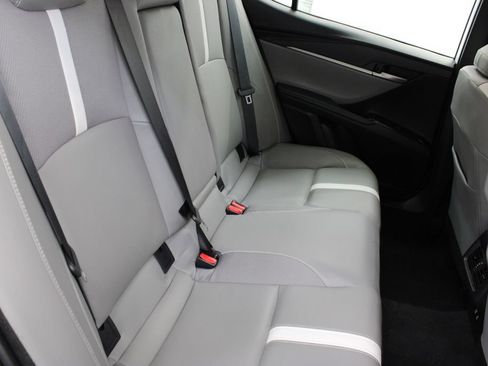 Used 2025 Toyota Camry SE FWD image 18