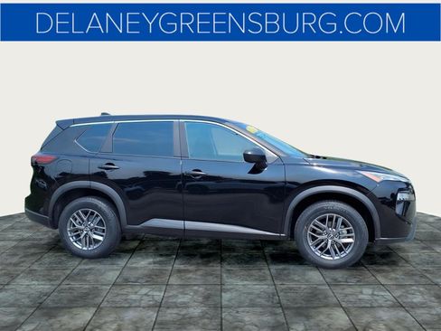 Used 2024 Nissan Rogue S AWD/4WD image 2