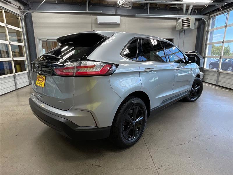Used 2022 Ford Edge SE AWD/4WD image 5