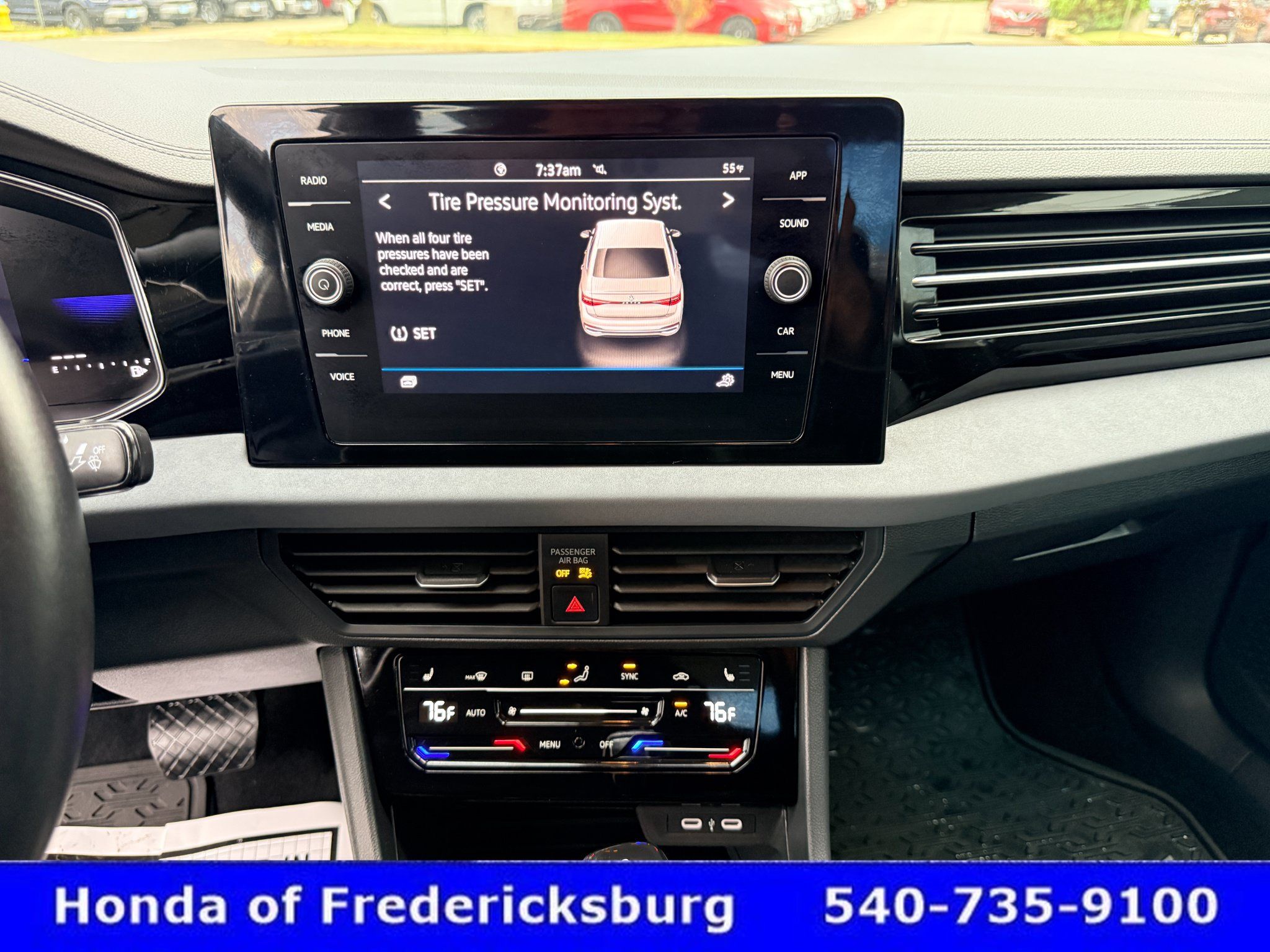 Used 2025 Volkswagen Jetta SE FWD image 30