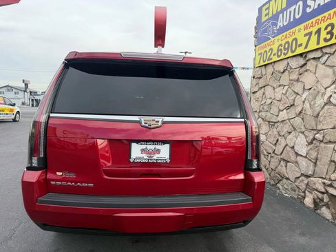 Used 2015 Cadillac Escalade Luxury image 4