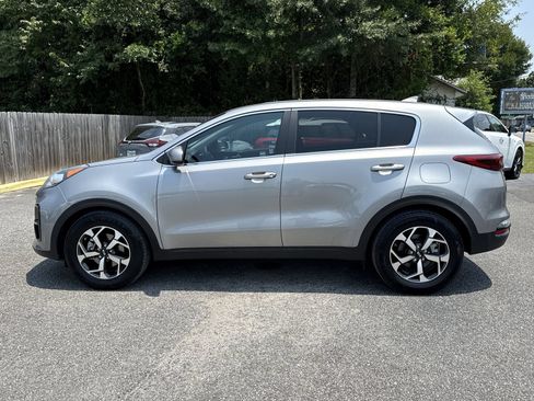 Used 2022 Kia Sportage LX FWD image 2