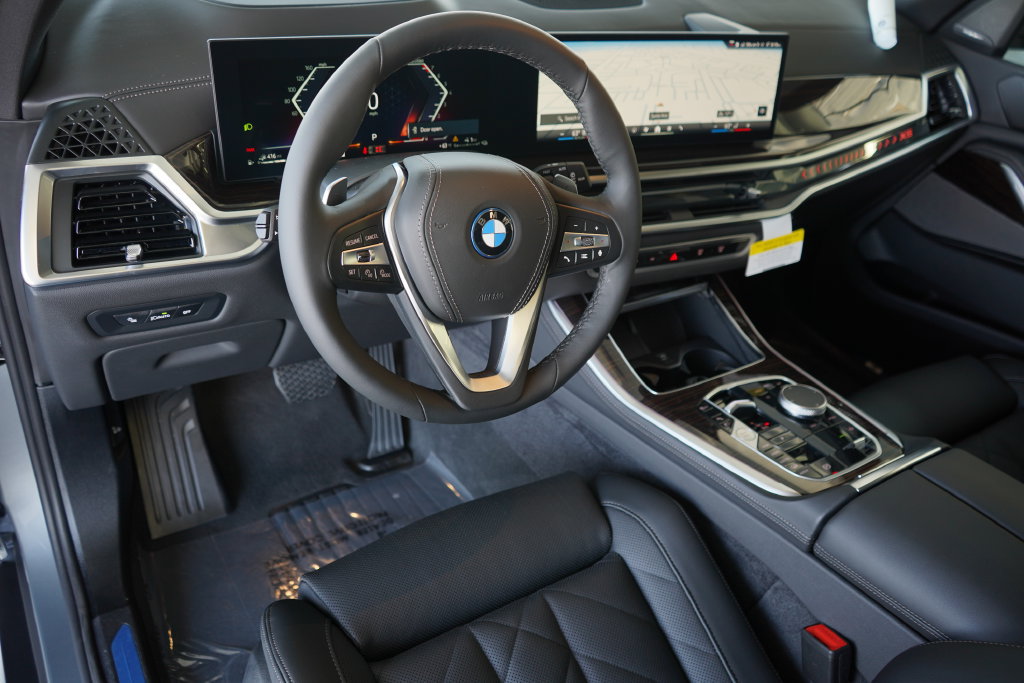 Used 2026 BMW X5 xDrive50e w/ Premium Package AWD/4WD image 13