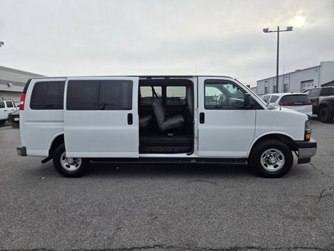 Used 2019 Chevrolet Express 3500 LT w/ LT Preferred Equipment Group image 20