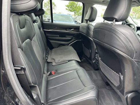 Certified 2022 Jeep Grand Cherokee Limited image 12