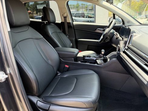 Used 2023 Kia Sportage EX FWD image 28