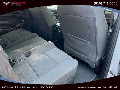 Used 2017 GMC Yukon SLE w/ SLE Value Package image 9