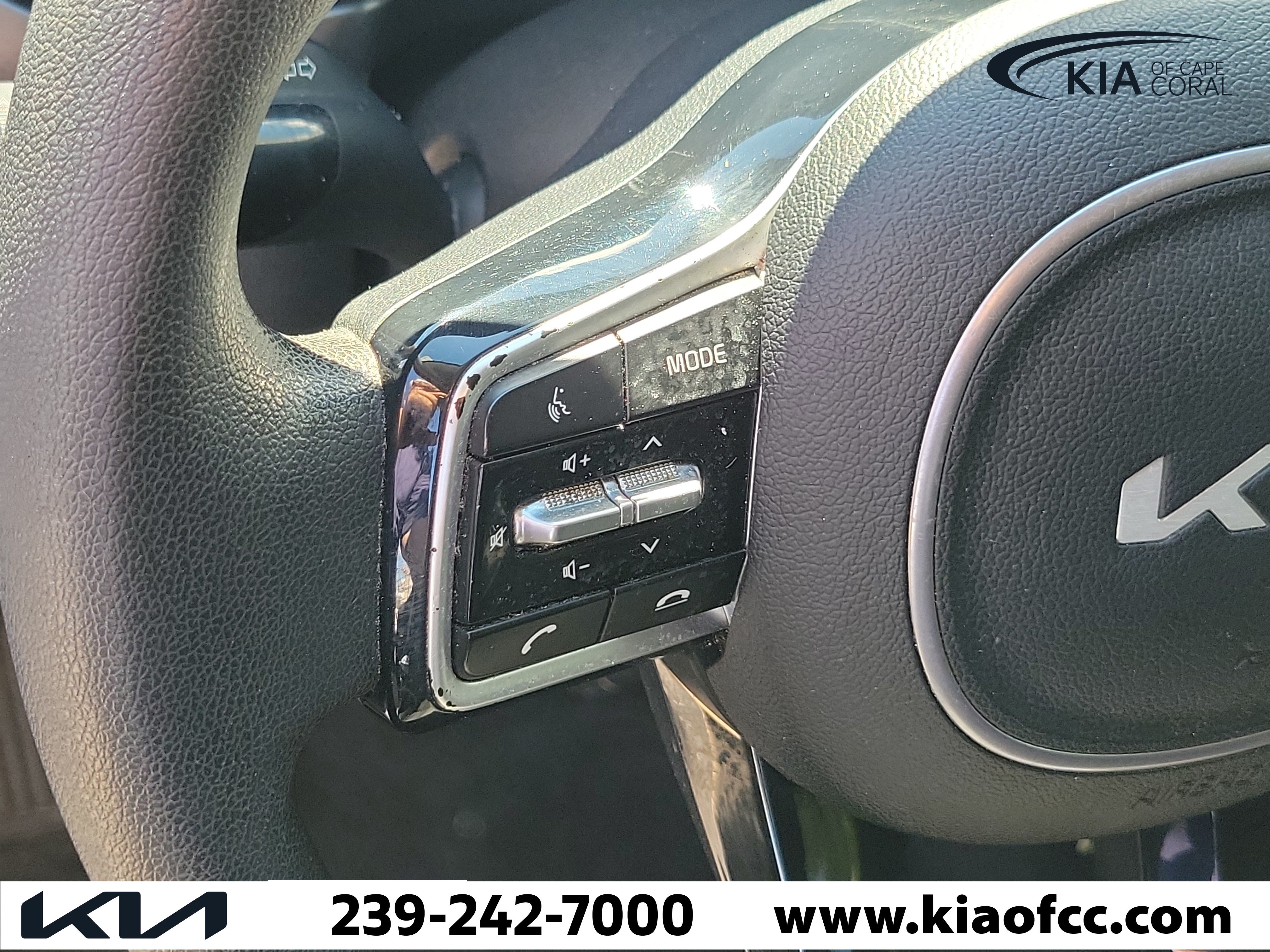 Used 2022 Kia Sorento LX FWD image 25