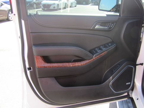 Used 2020 Chevrolet Suburban Premier AWD/4WD image 8