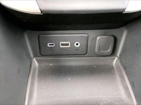 Used 2024 GMC Terrain SLE w/ Elevation Edition image 34