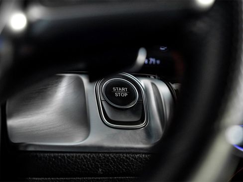 Used 2023 Mercedes-Benz EQB 300 4MATIC image 19