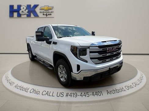Used 2022 GMC Sierra 1500 SLE AWD/4WD image 1