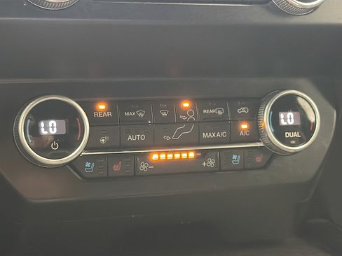 Used 2021 Ford Expedition Limited RWD image 10