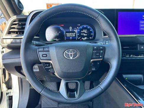 Certified 2026 Toyota Crown Signia AWD/4WD image 21