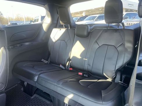 New 2026 Chrysler Pacifica Select FWD image 18