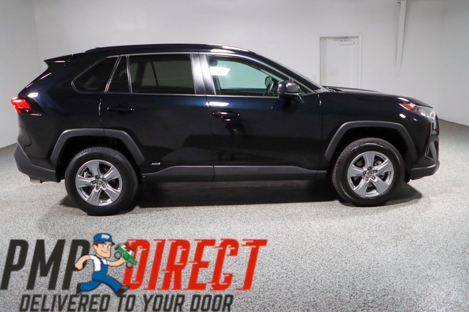 Used 2022 Toyota RAV4 LE AWD/4WD image 6