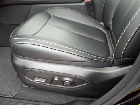 New 2025 Jeep Grand Cherokee Limited image 16