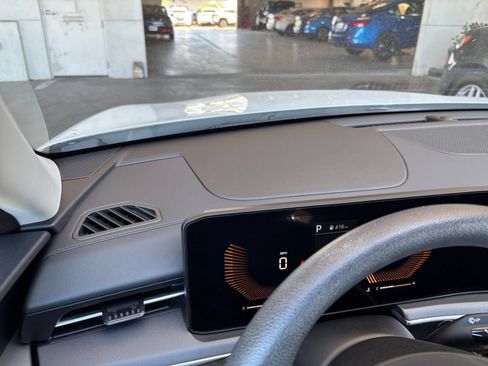 Used 2025 Kia K5 LXS FWD image 34
