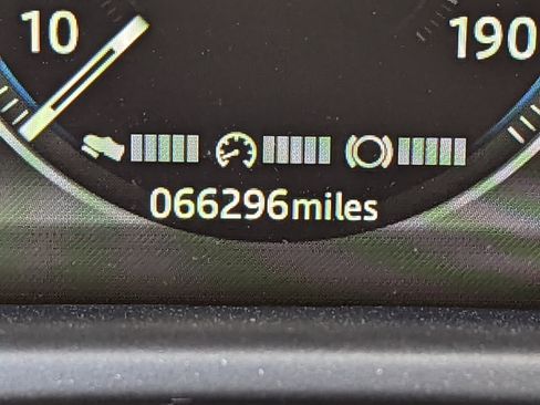 Used 2017 Jaguar XF R-Sport image 19