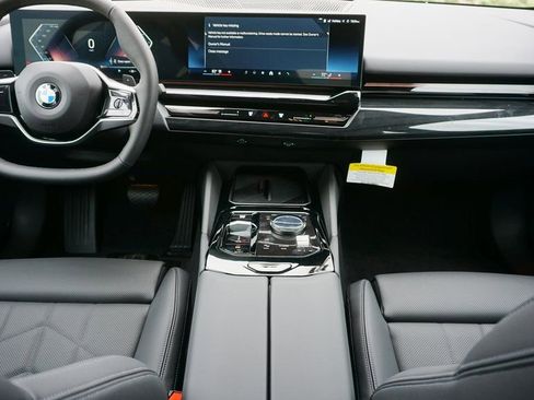 Used 2026 BMW 530i xDrive w/ Premium Package image 12