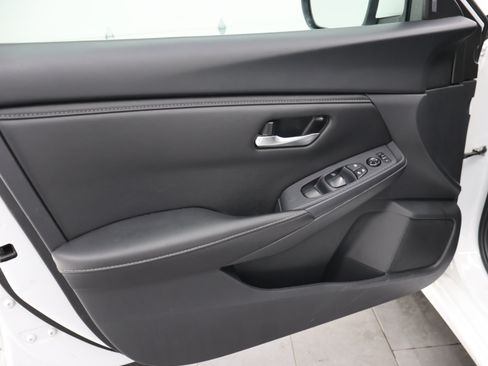 Used 2024 Nissan Sentra SV FWD image 36