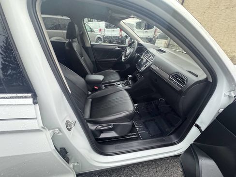 Used 2024 Volkswagen Tiguan SE AWD/4WD image 21