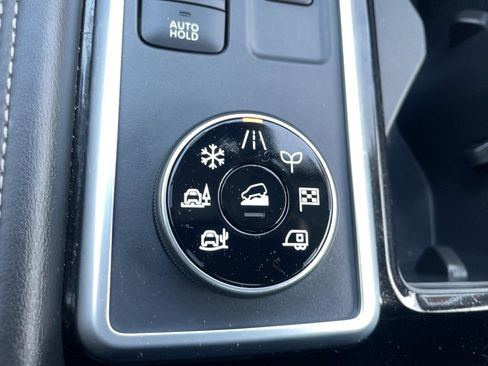 Used 2025 Nissan Pathfinder Platinum AWD/4WD image 15