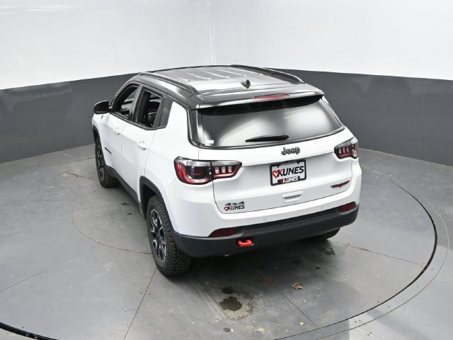 Used 2025 Jeep Compass Trailhawk AWD/4WD image 41