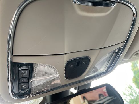 Used 2017 Jeep Cherokee Limited image 31