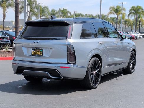 Used 2026 Cadillac Vistiq Platinum AWD/4WD image 10
