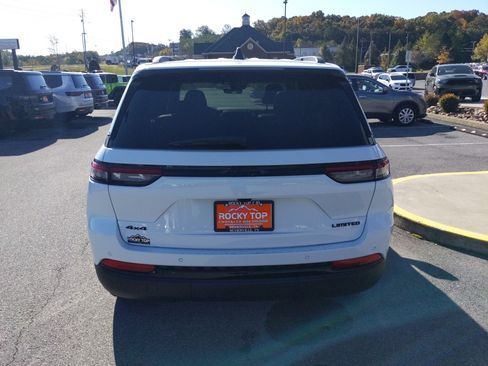 New 2025 Jeep Grand Cherokee Limited w/ Black Appearance Package image 7